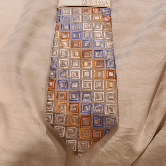 Brand New Michael Kors Tie - Picture 3 of 5